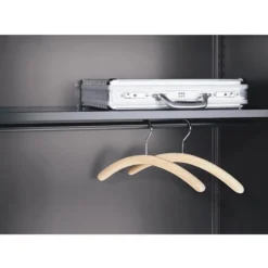 Garderobenschrank