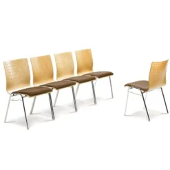 Gepolsterter Design-Stapelstuhl