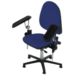 Höhenverstellbarer Blutentnahmestuhl