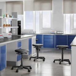 Laborhocker «CATANIA»