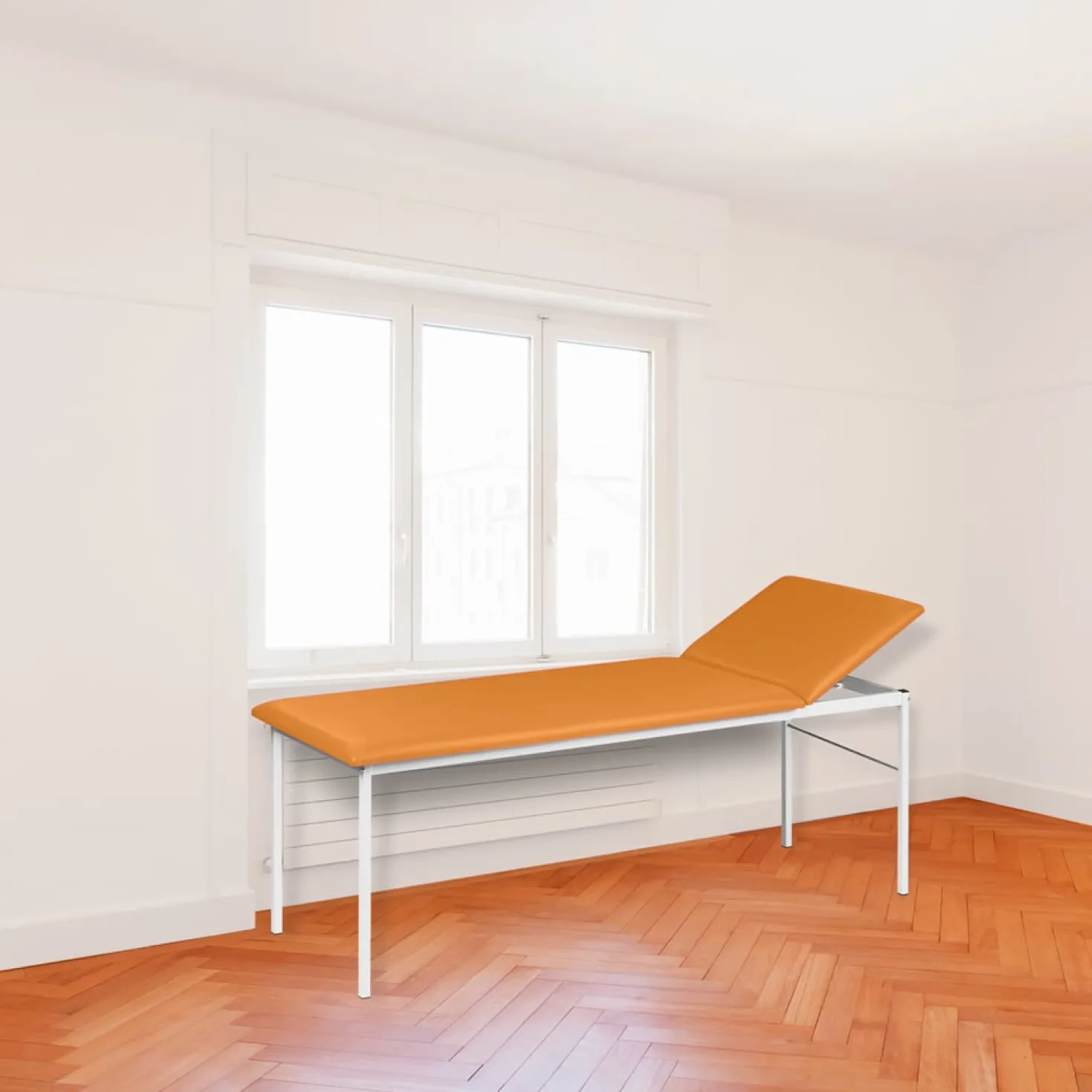 Untersuchungsliege mit verstellbarem Kopfteil
